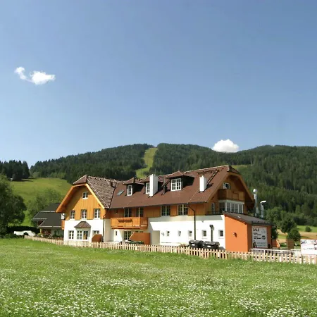 Apartment In Sankt Margarethen Near Ski Area Sankt Margarethen im Lungau Extérieur photo